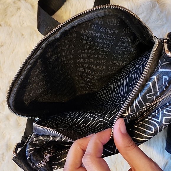 Steve Madden Crossbody Bag - Picture 6 of 12